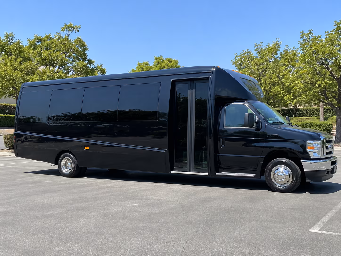book a bus for your next airport transfer 4