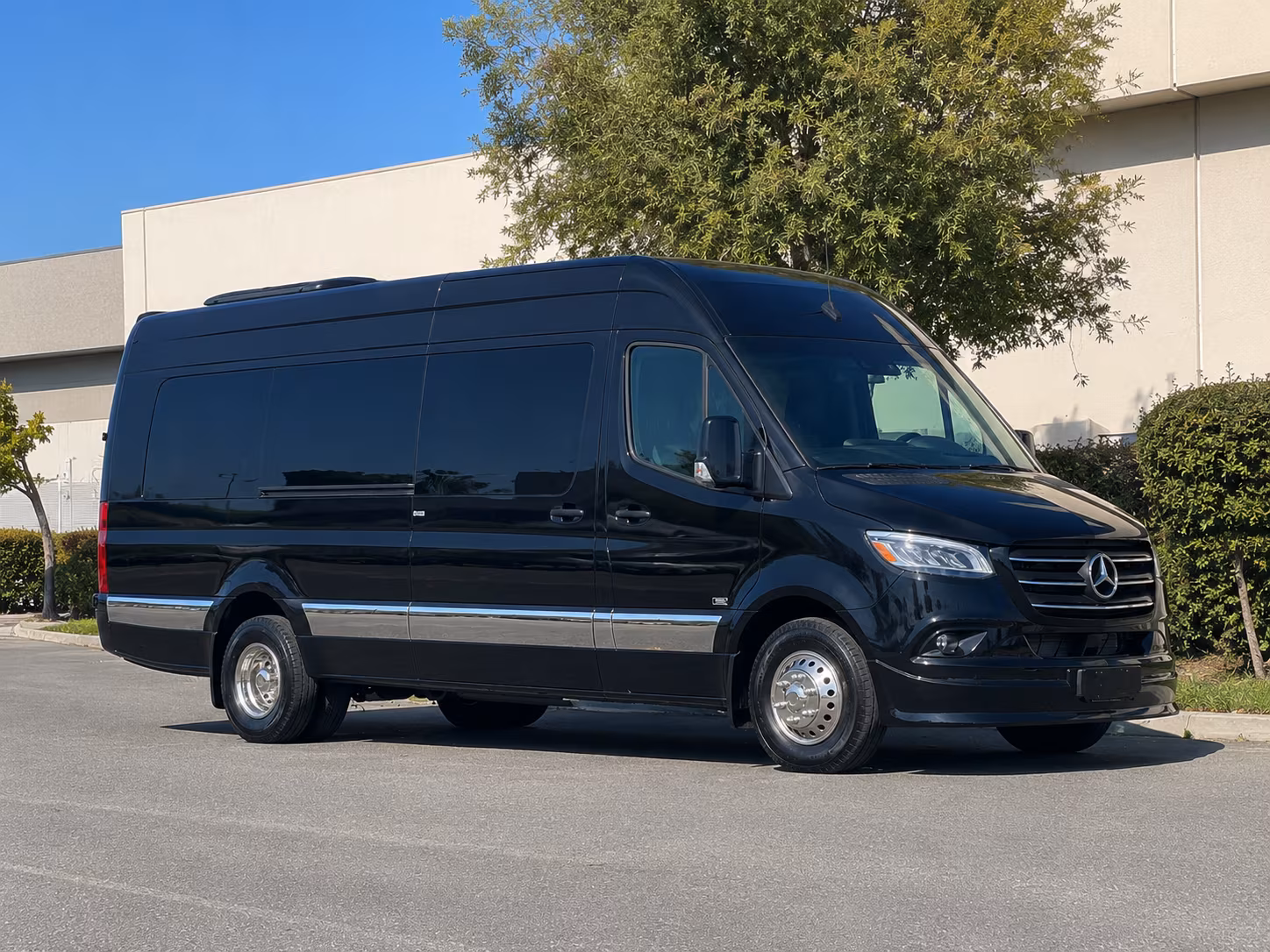 book a bus for your next prom 1