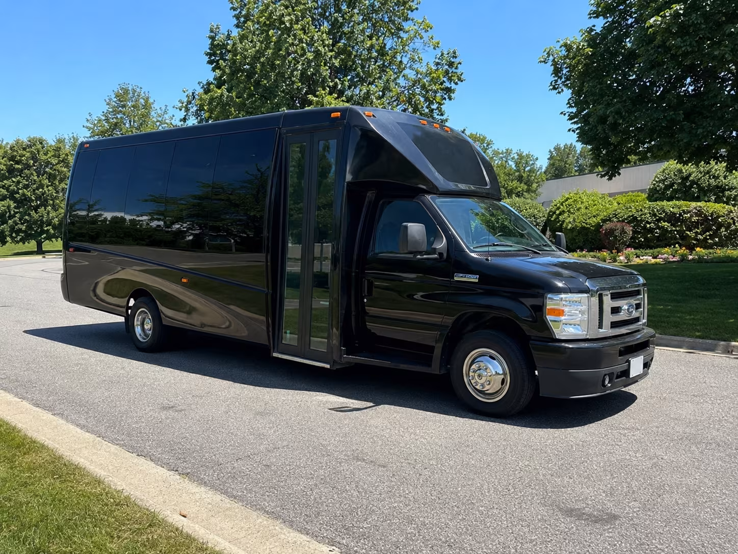 how multiple stops and hold time affect total booked hours on a bus rental in sparks